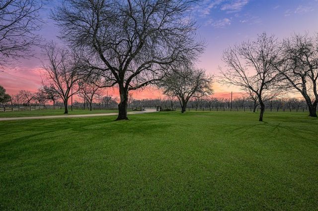 1038 Winner Foster Road, Richmond, TX 77406