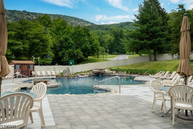 4 Sunrise Dr 10, Vernon Twp., NJ 07462