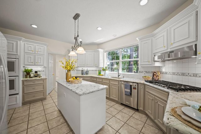 12690 Longmire Way, Conroe, TX 77304