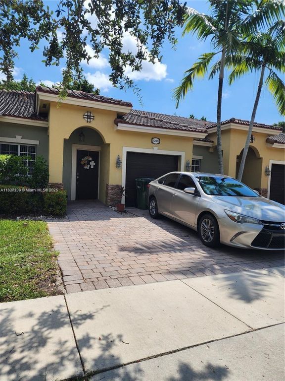 1239 NE 32nd Ter 1239, Homestead, FL 33033