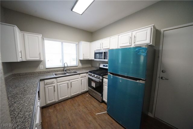 5250 South Rainbow Boulevard 1075, Las Vegas, NV 89118