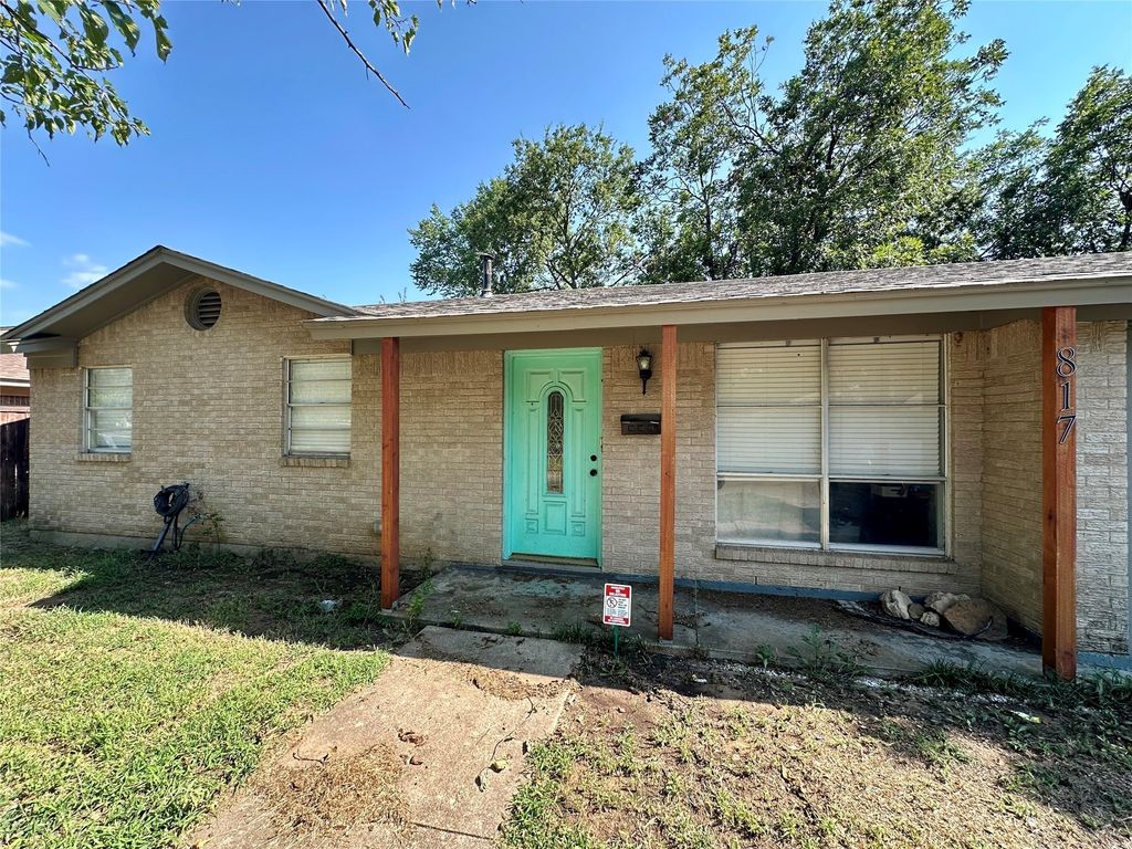 817 Kelley Drive, Everman, TX 76140