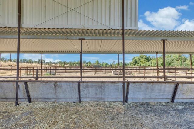 23303 E Buena Vista Rd, Clements, CA 95227