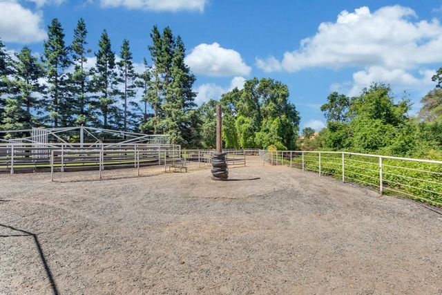 23303 E Buena Vista Rd, Clements, CA 95227