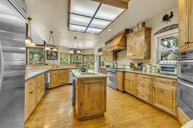 23303 E Buena Vista Rd, Clements, CA 95227