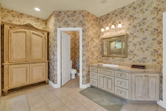 23303 E Buena Vista Rd, Clements, CA 95227