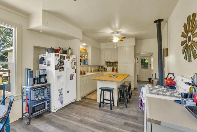 23303 E Buena Vista Rd, Clements, CA 95227