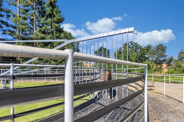 23303 E Buena Vista Rd, Clements, CA 95227