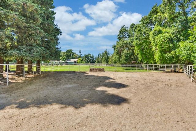 23303 E Buena Vista Rd, Clements, CA 95227