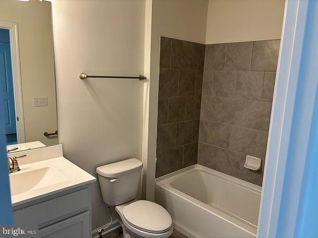 5 KATHERINE DR, Burlington, NJ 08016