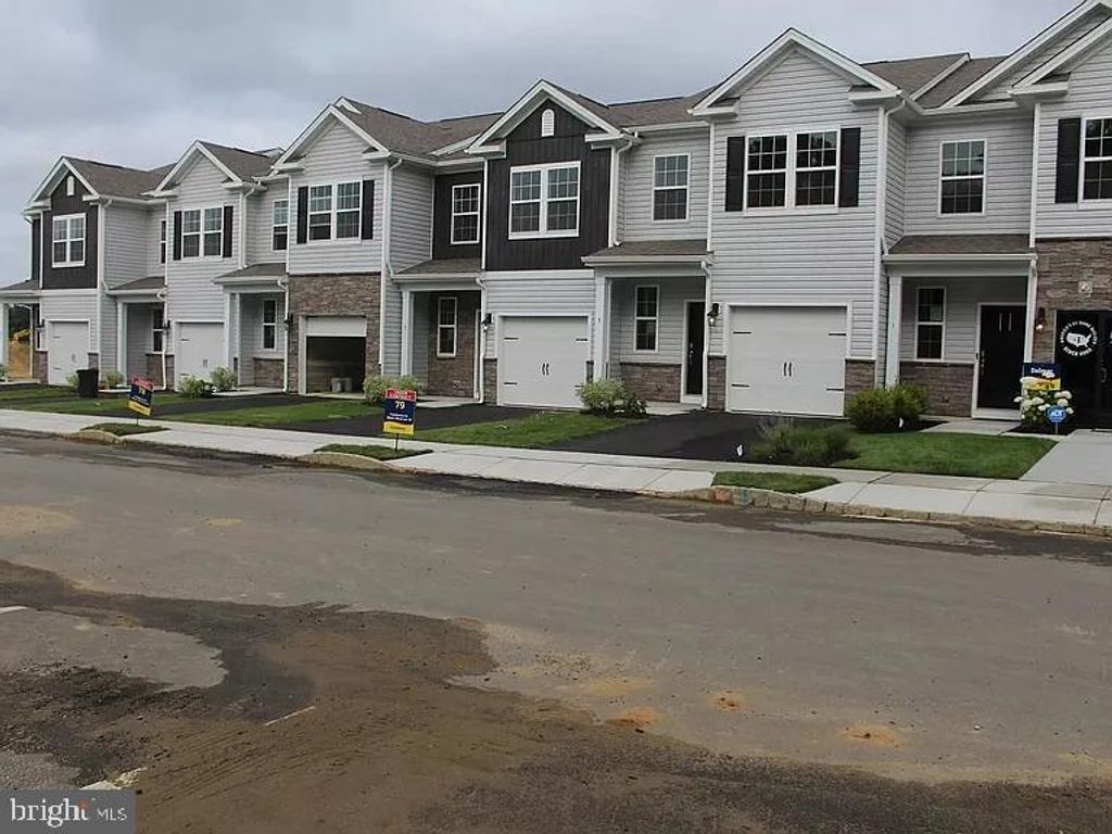 5 KATHERINE DR, Burlington, NJ 08016