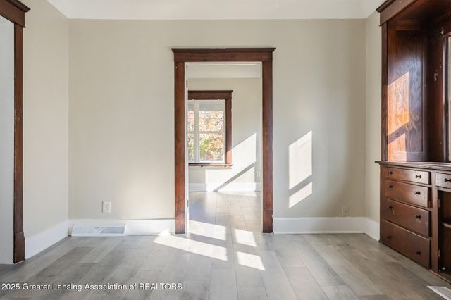 513 W Hillsdale Street, Lansing, MI 48933