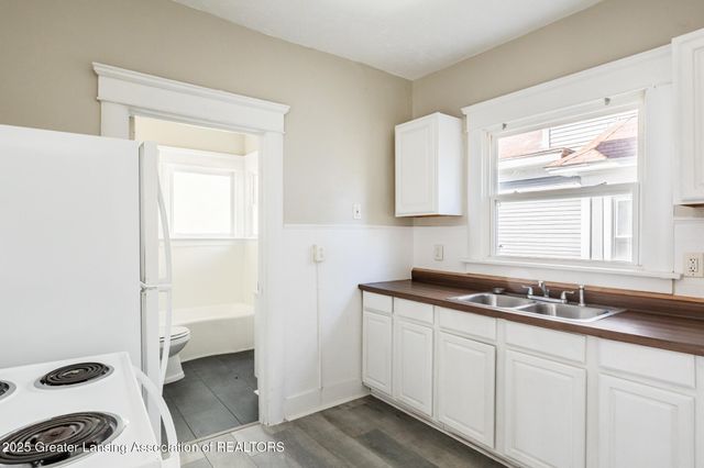 513 W Hillsdale Street, Lansing, MI 48933