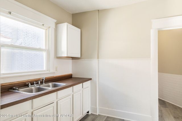 513 W Hillsdale Street, Lansing, MI 48933