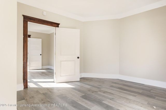 513 W Hillsdale Street, Lansing, MI 48933