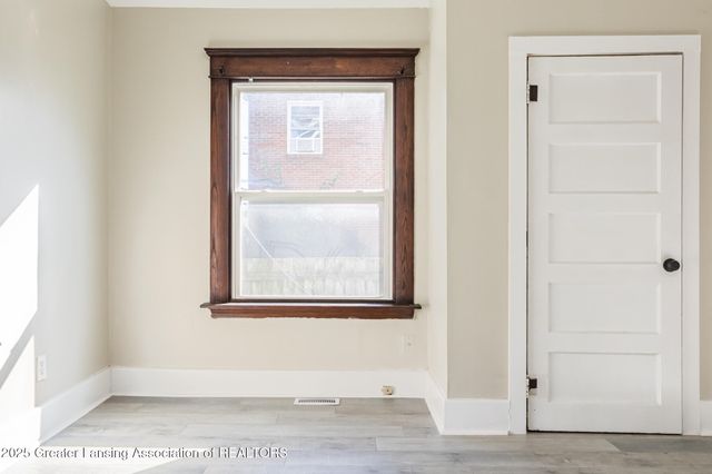 513 W Hillsdale Street, Lansing, MI 48933