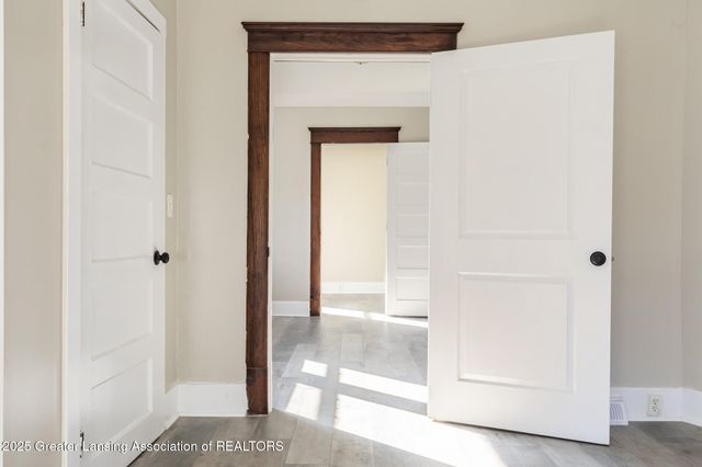 513 W Hillsdale Street, Lansing, MI 48933