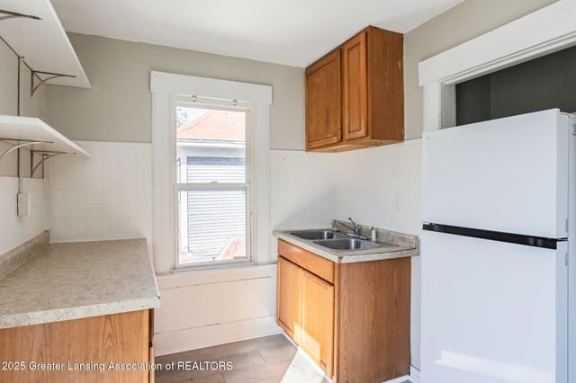 513 W Hillsdale Street, Lansing, MI 48933