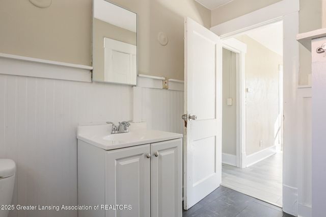 513 W Hillsdale Street, Lansing, MI 48933