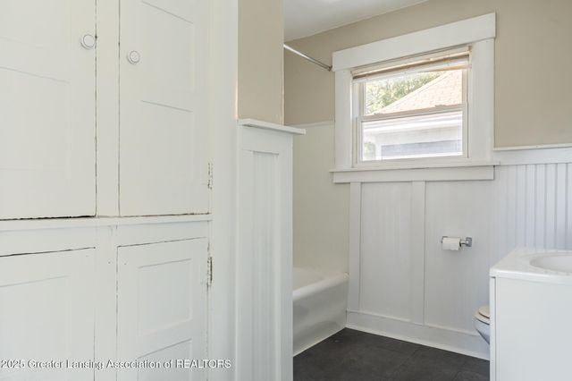 513 W Hillsdale Street, Lansing, MI 48933