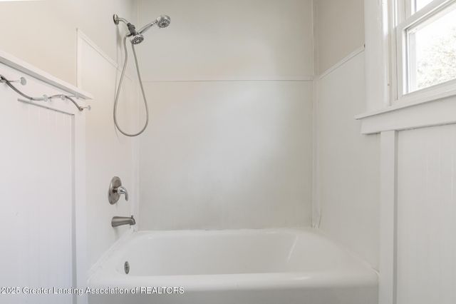 513 W Hillsdale Street, Lansing, MI 48933