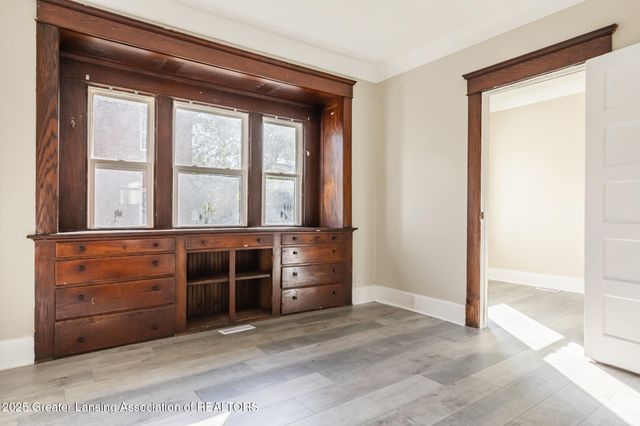 513 W Hillsdale Street, Lansing, MI 48933