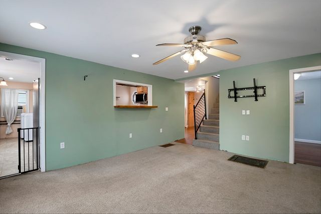 15 Myrtle Ave, Sterling, MA 01564