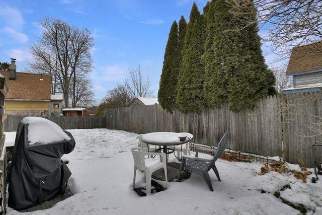 15 Myrtle Ave, Sterling, MA 01564