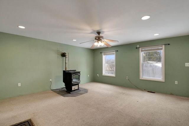 15 Myrtle Ave, Sterling, MA 01564