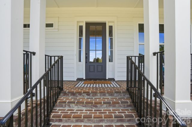 19028 Newburg Hill Road, Davidson, NC 28036