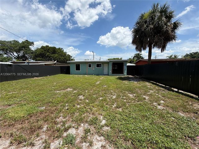 2732 NW 5th Street, Pompano Beach, FL 33069