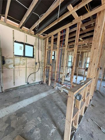 2732 NW 5th Street, Pompano Beach, FL 33069