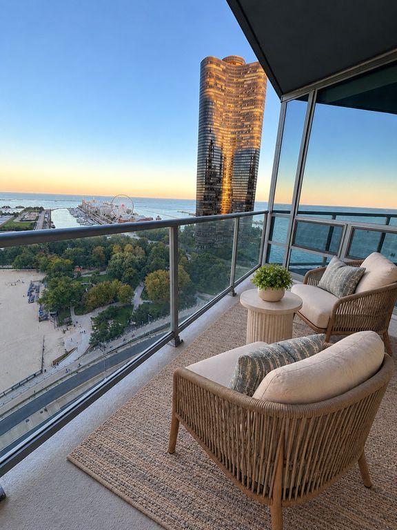 600 N Lake Shore Drive 2011, Chicago, IL 60611 — photo 4