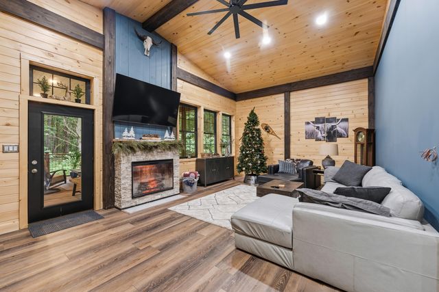 25158 Chaty Lane, Pine Grove Twp, MI 49055