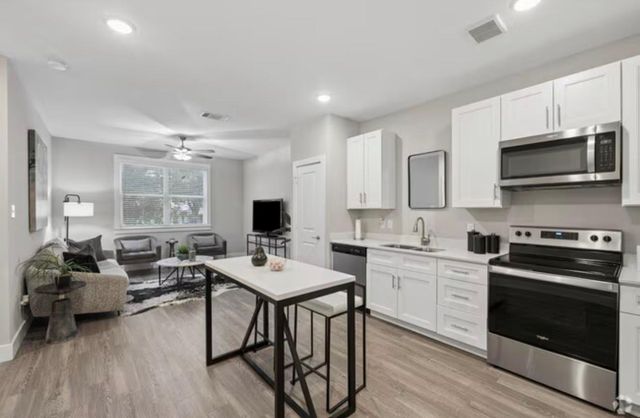 1620 Oak Tree Drive 3210, Houston, TX 77080