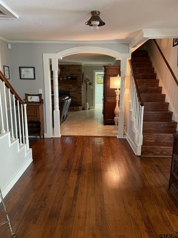 600 Penny ln, Lindale, TX 75771