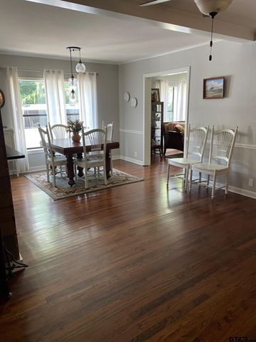 600 Penny ln, Lindale, TX 75771