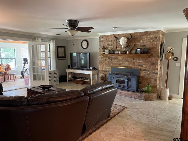 600 Penny ln, Lindale, TX 75771