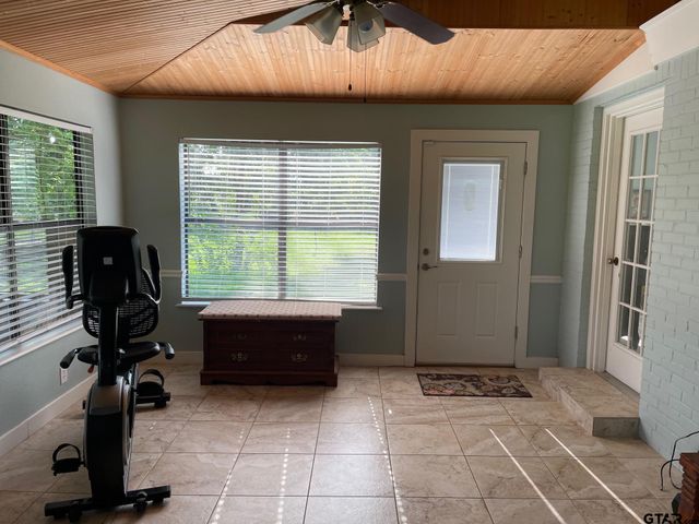 600 Penny ln, Lindale, TX 75771