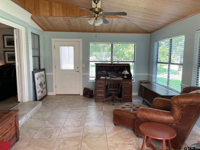 600 Penny ln, Lindale, TX 75771