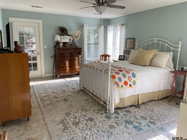 600 Penny ln, Lindale, TX 75771