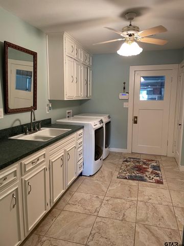 600 Penny ln, Lindale, TX 75771