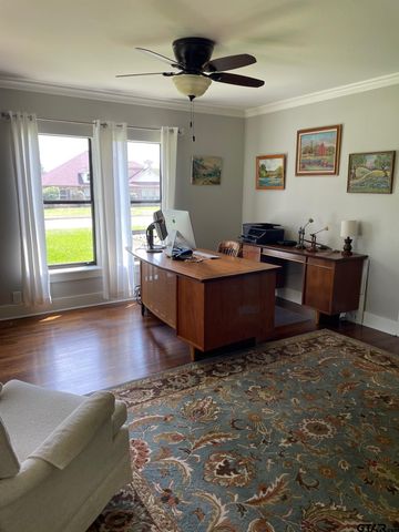 600 Penny ln, Lindale, TX 75771