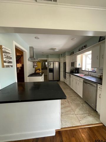 600 Penny ln, Lindale, TX 75771