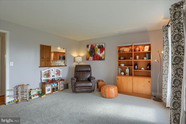 9421 CARLISLE RD, Dillsburg, PA 17019