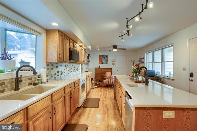 9421 CARLISLE RD, Dillsburg, PA 17019