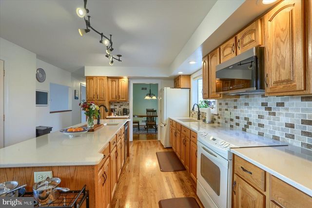 9421 CARLISLE RD, Dillsburg, PA 17019