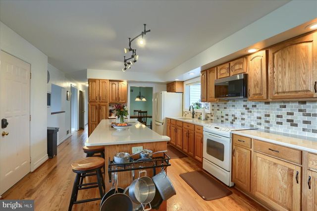 9421 CARLISLE RD, Dillsburg, PA 17019