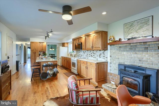 9421 CARLISLE RD, Dillsburg, PA 17019