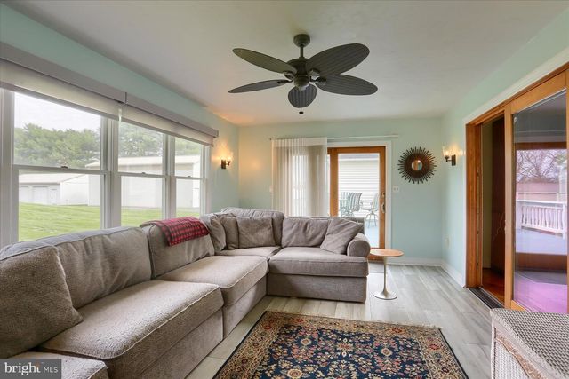 9421 CARLISLE RD, Dillsburg, PA 17019